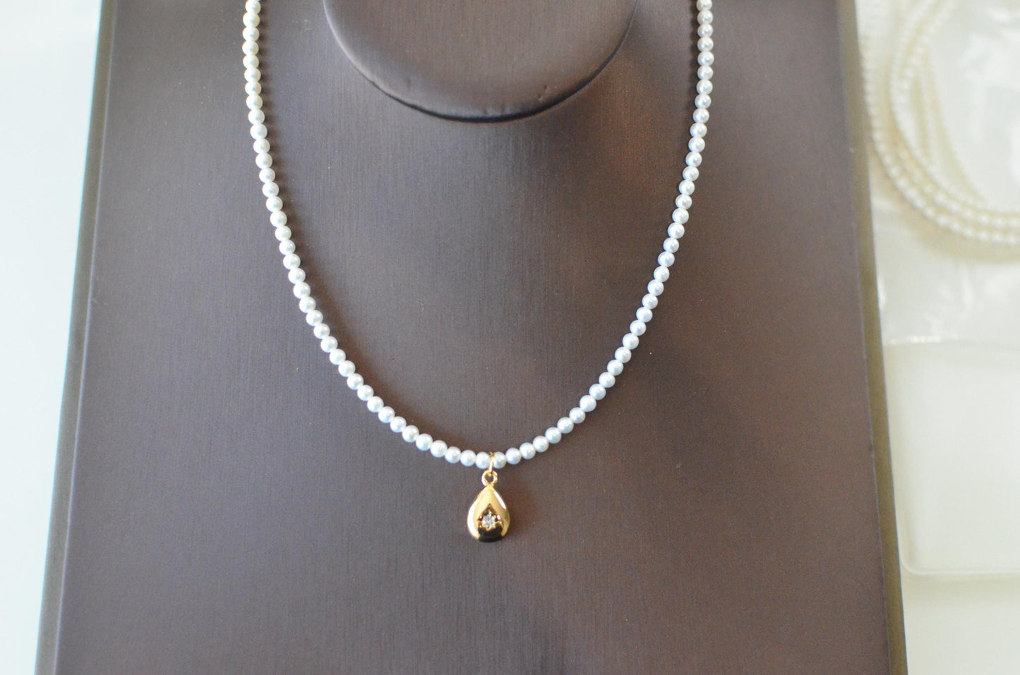 Classic 3mm freshwater Pearl Necklac with 925 Silver Gold-Plated Heart Charm