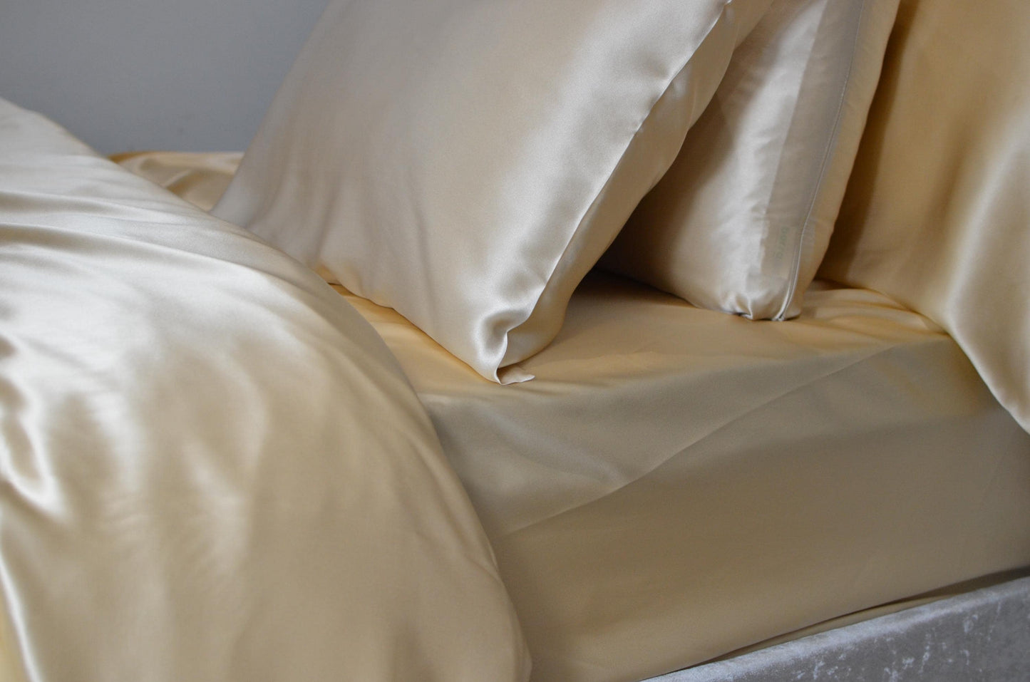 Grade 6A Mulberry Silk 30 momme Customized Luxury Silk Fitted sheet or flat Sheets