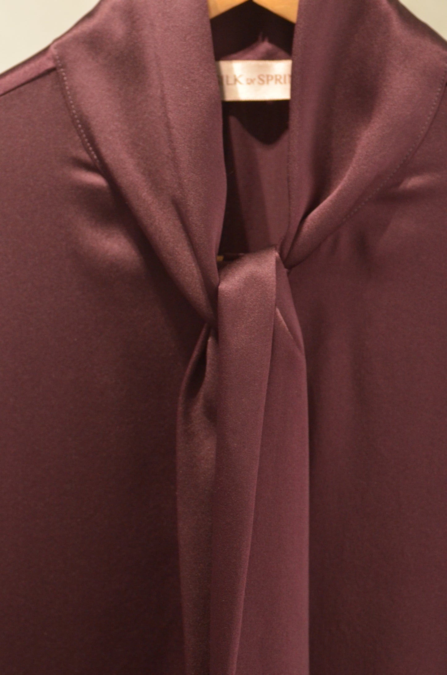 100% heavy Mulberry Silk Sleeveless Bow Blouse