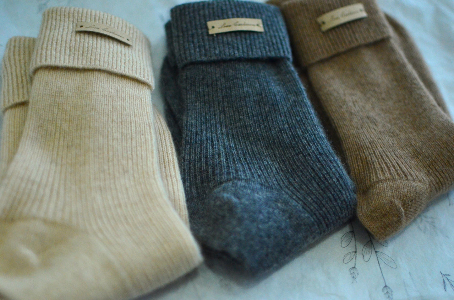 Cashmere Socks gift box Set: Extra Soft Bedding Socks for women and Men