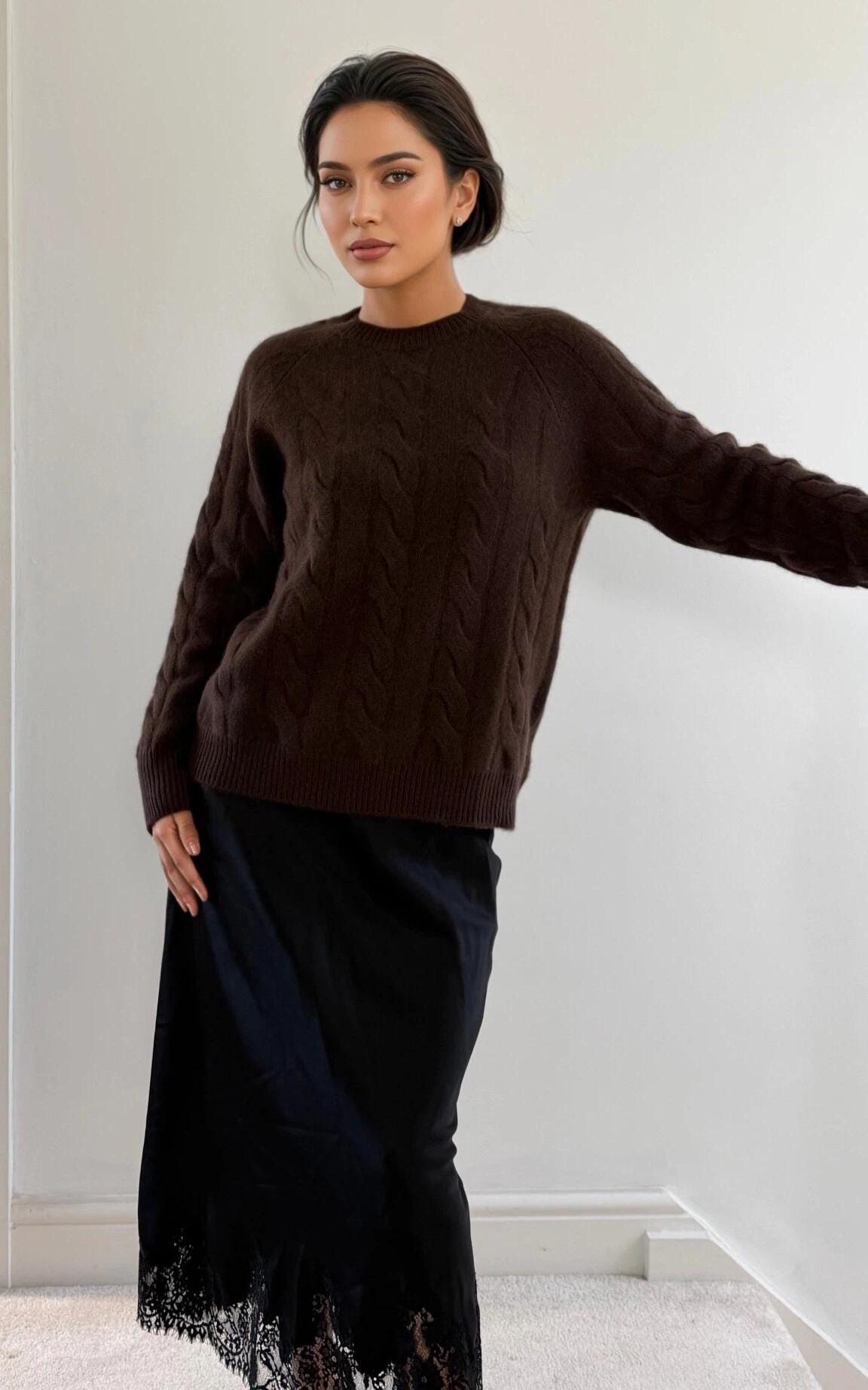100% Pure Cashmere Cable-Knit Sweater – Dark brown/ Timeless Elegance and Cozy Comfort