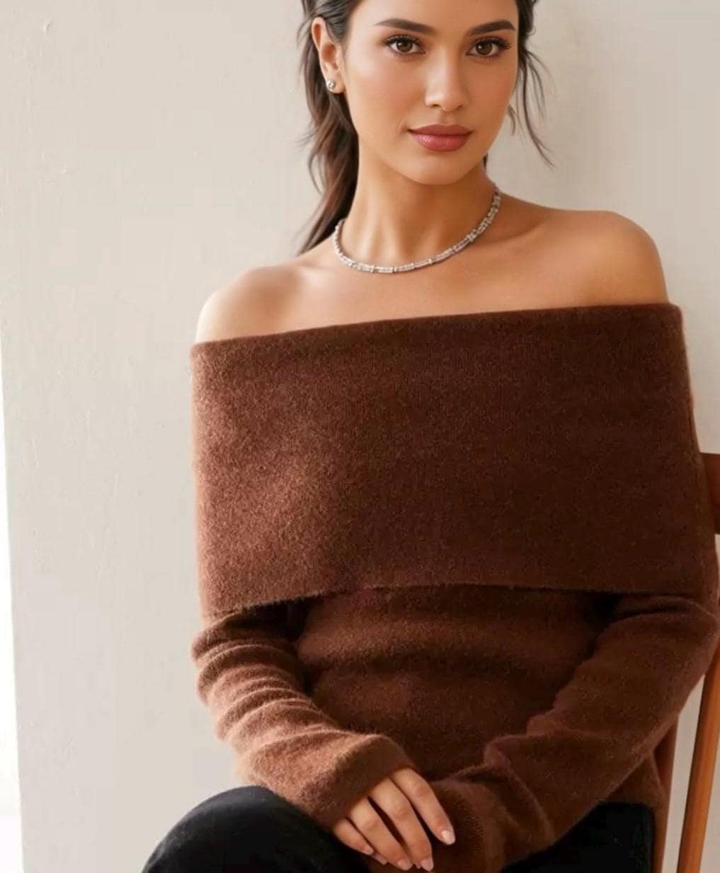 Luxurious Off-the-Shoulder Cashmere and Wool Blend Sweater – Timeless Elegance and Cozy Comfort