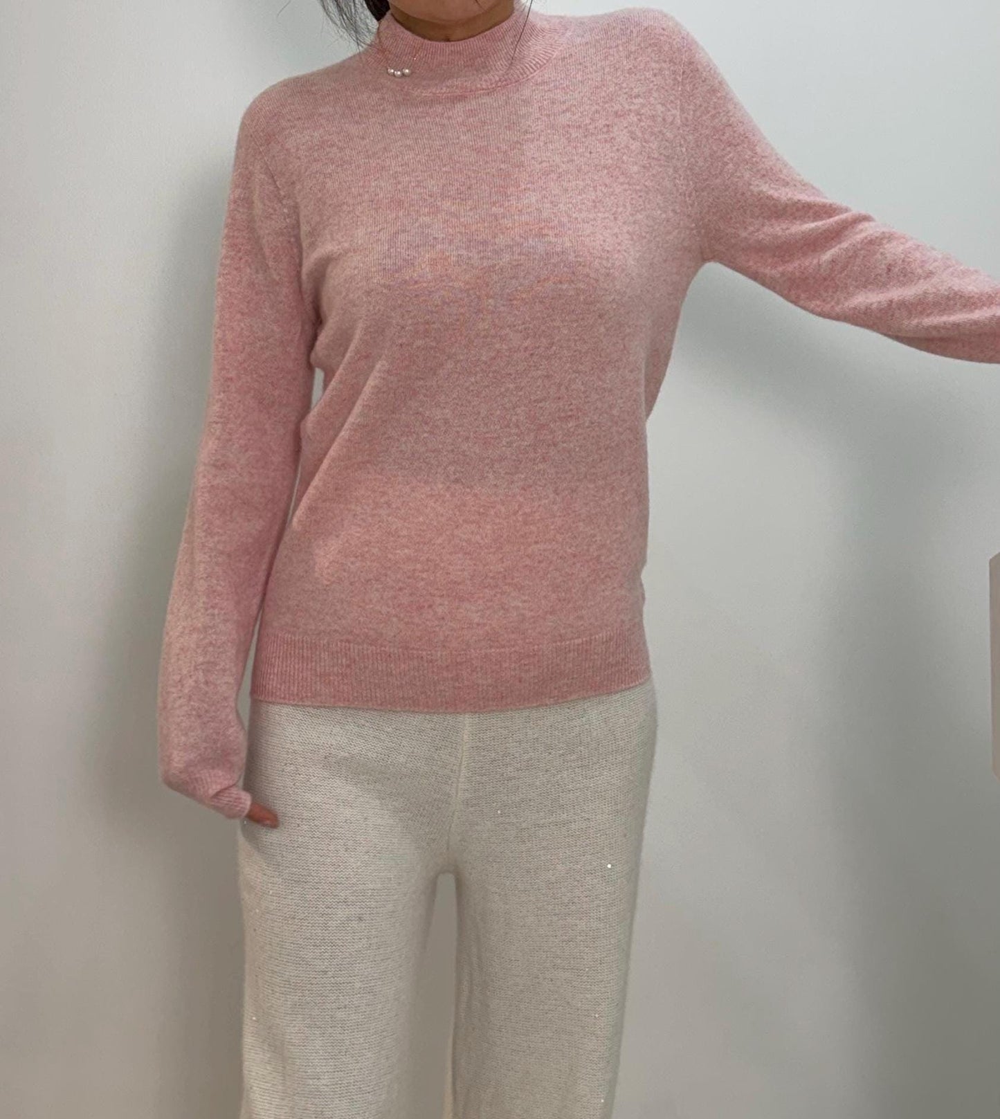 Lightweight Cashmere & Wool Blend high Crewneck Sweater, Timeless Elegance and Cozy Comfort