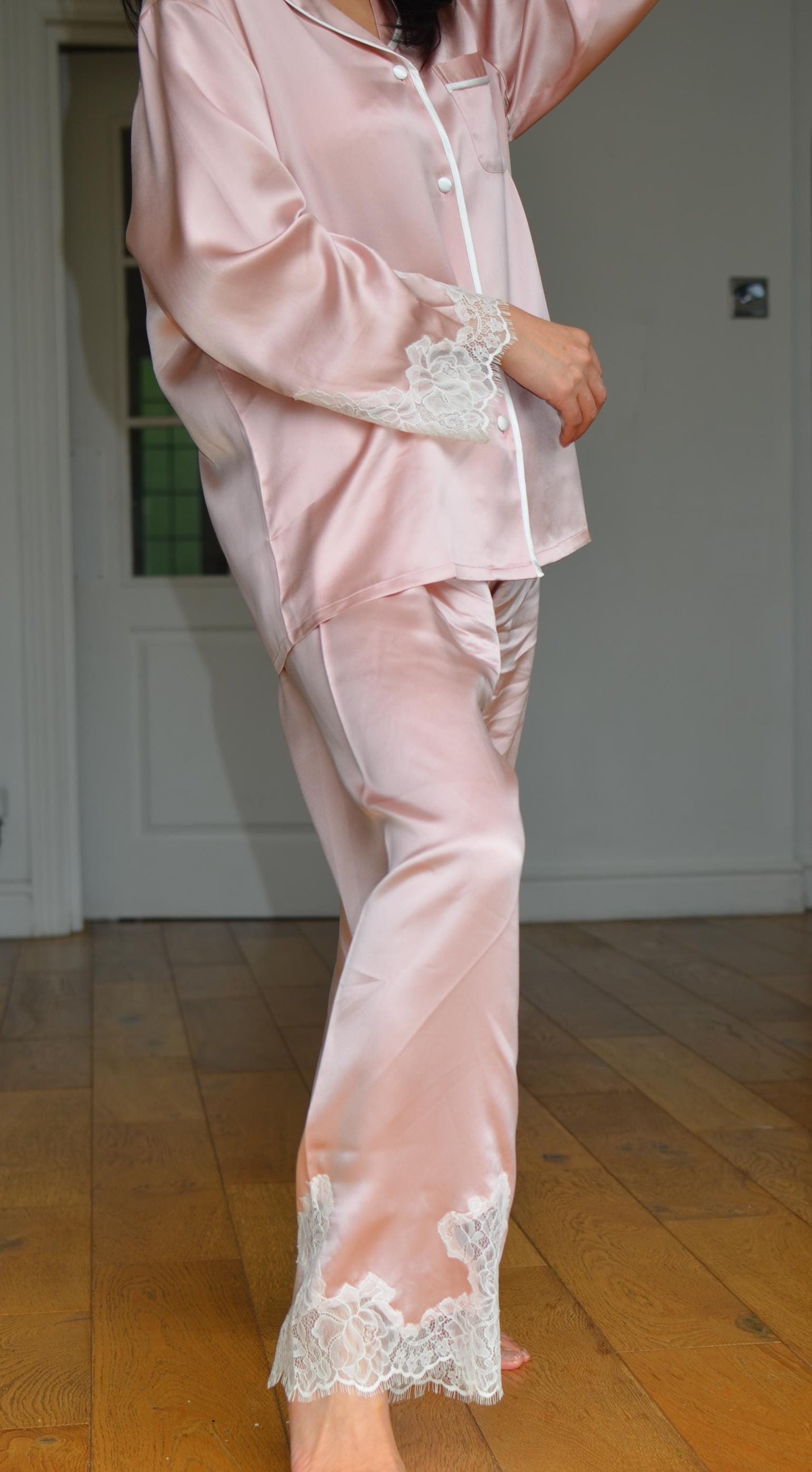 Mulberry Silk Pajama Set with Lace & Eye Mask: 19 Momme 6A Silk