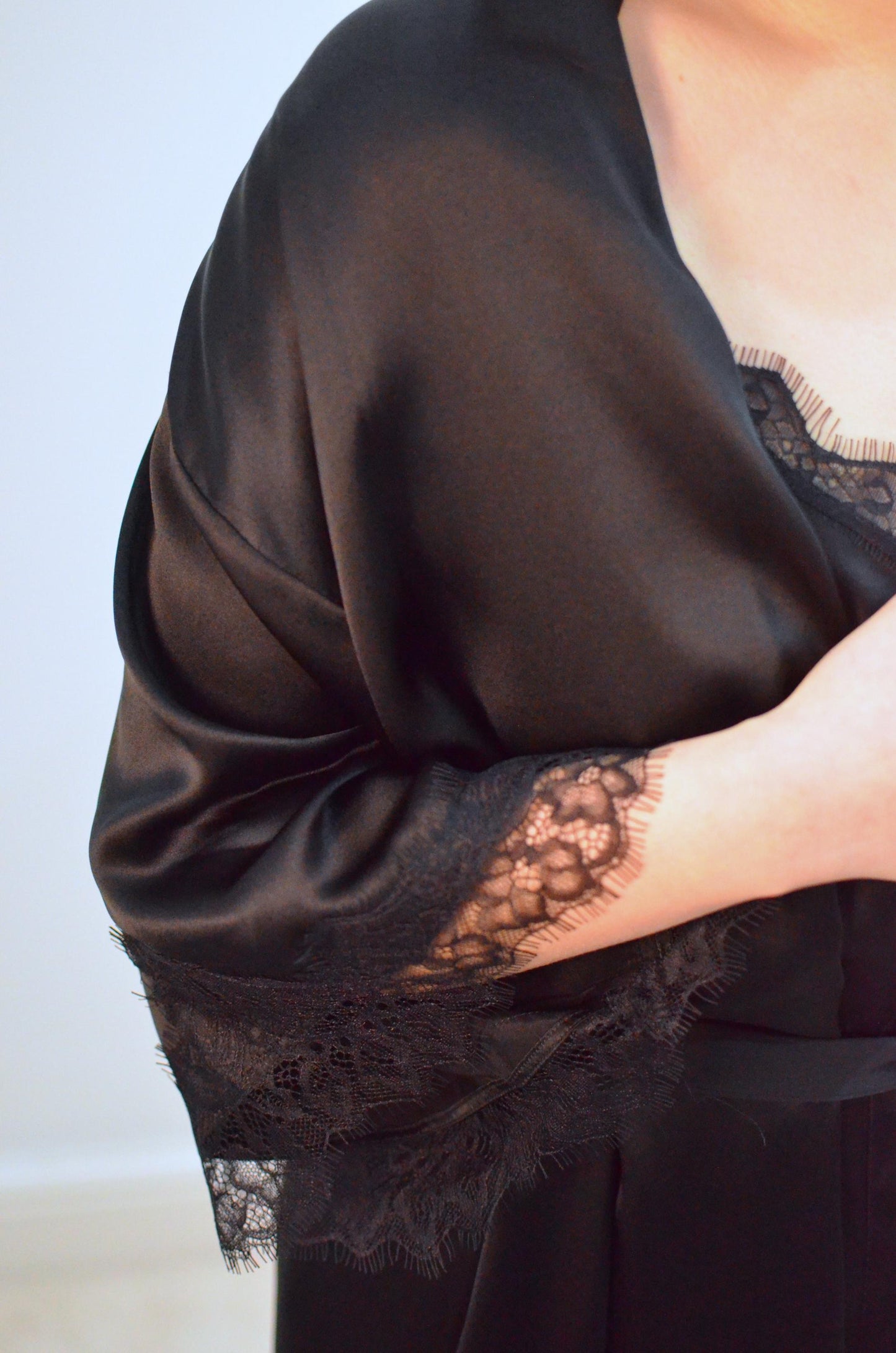 6A Grade mulberry Silk Lace Trimmed black Nightdress& Dressing Gown Set 2Pcs 19momme silk