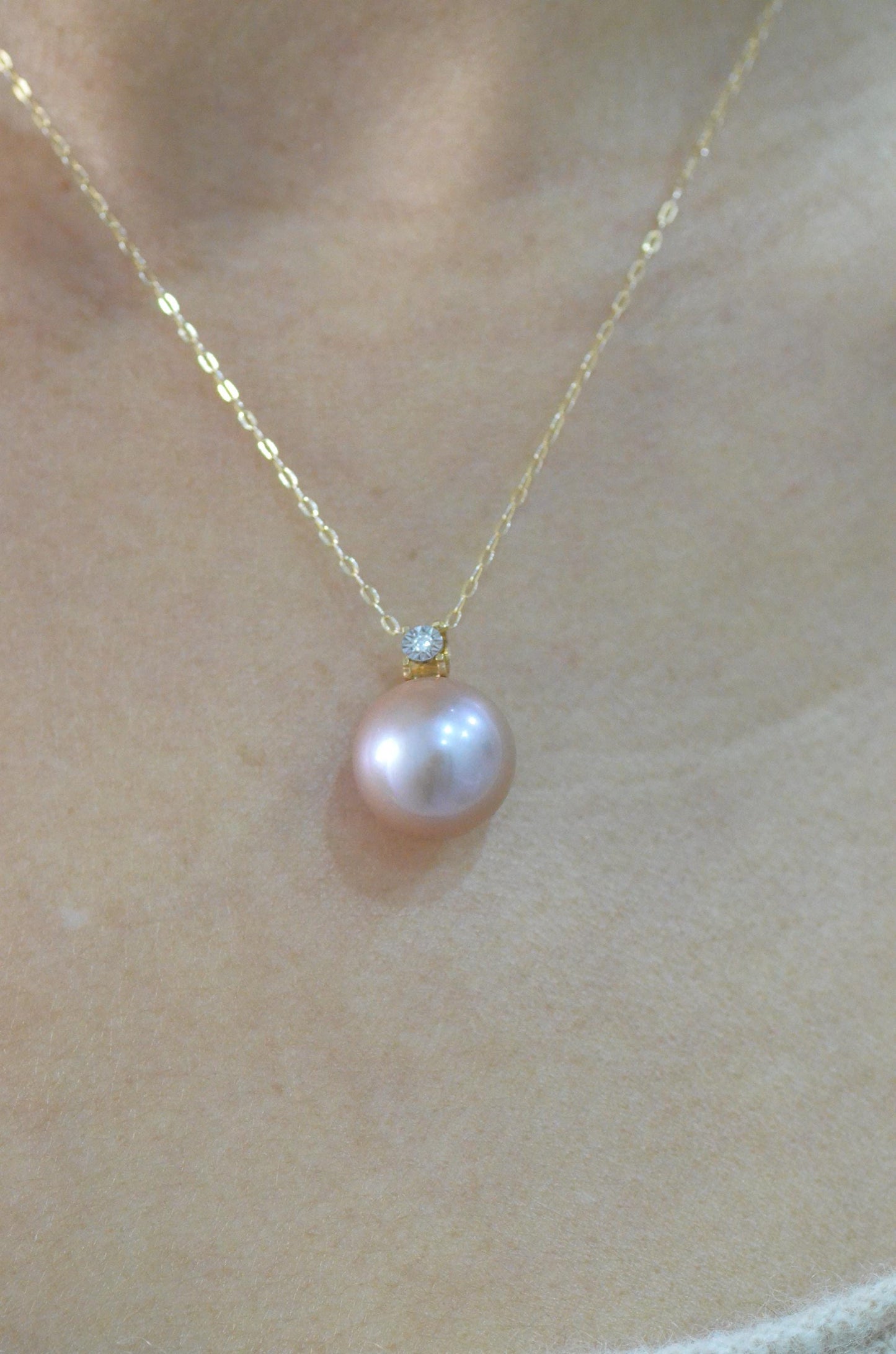 18K Gold Champagne Pink Pearl Pendant with Diamond Accent