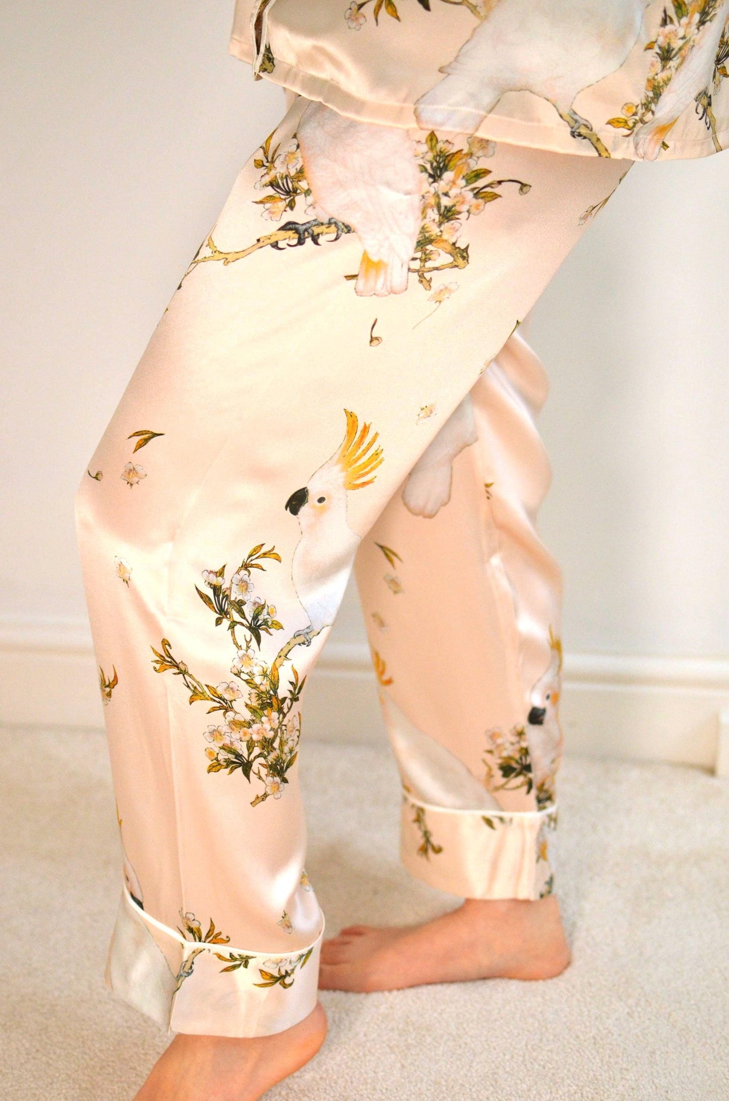 19momme  6A Grade Finest Mulberry silk Pyjamas Two piece Set. Floral design