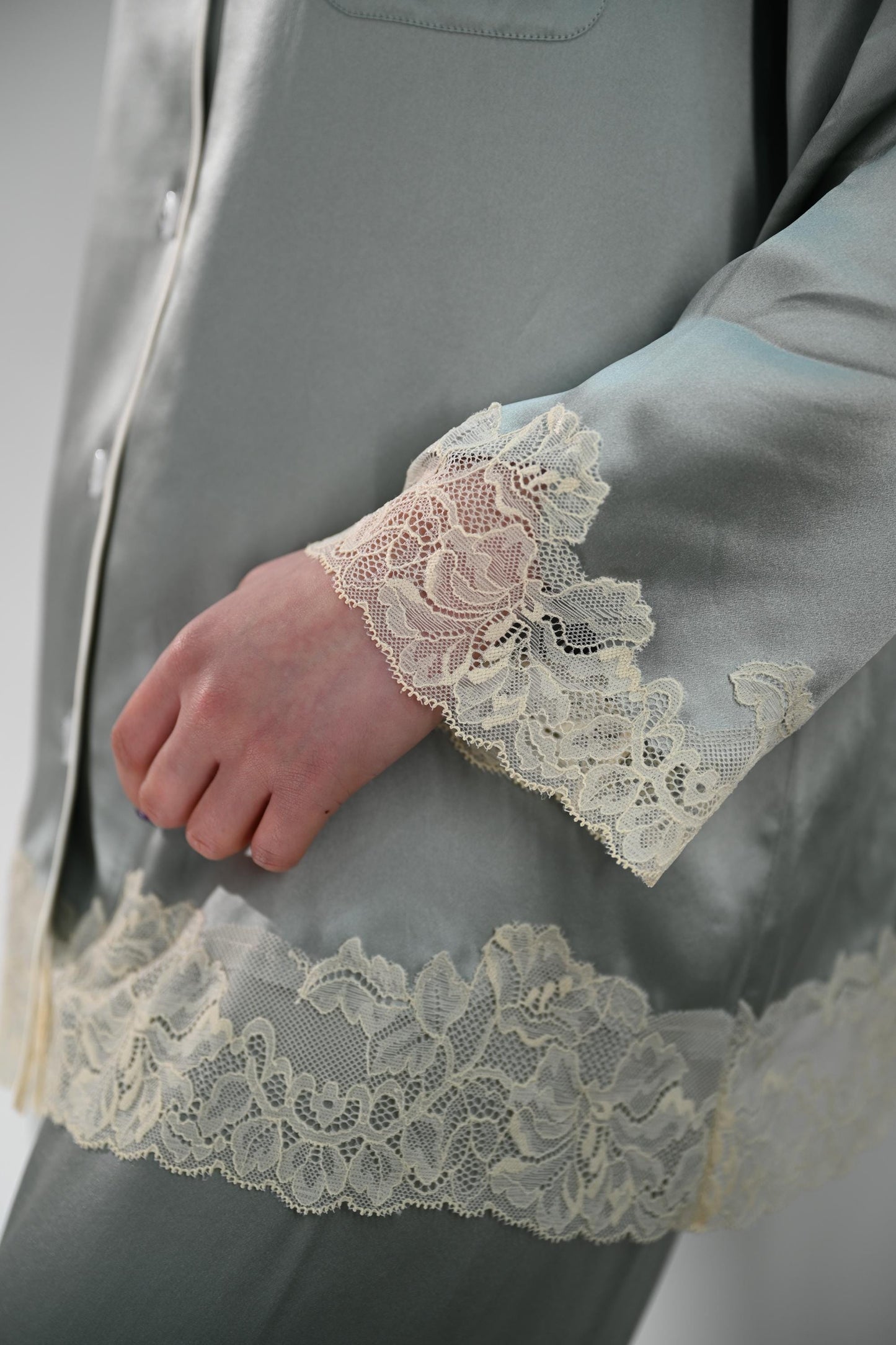 Mulberry Silk Pajama Set with Lace: 6A Grade Silk, Three-Quarter Sleeves