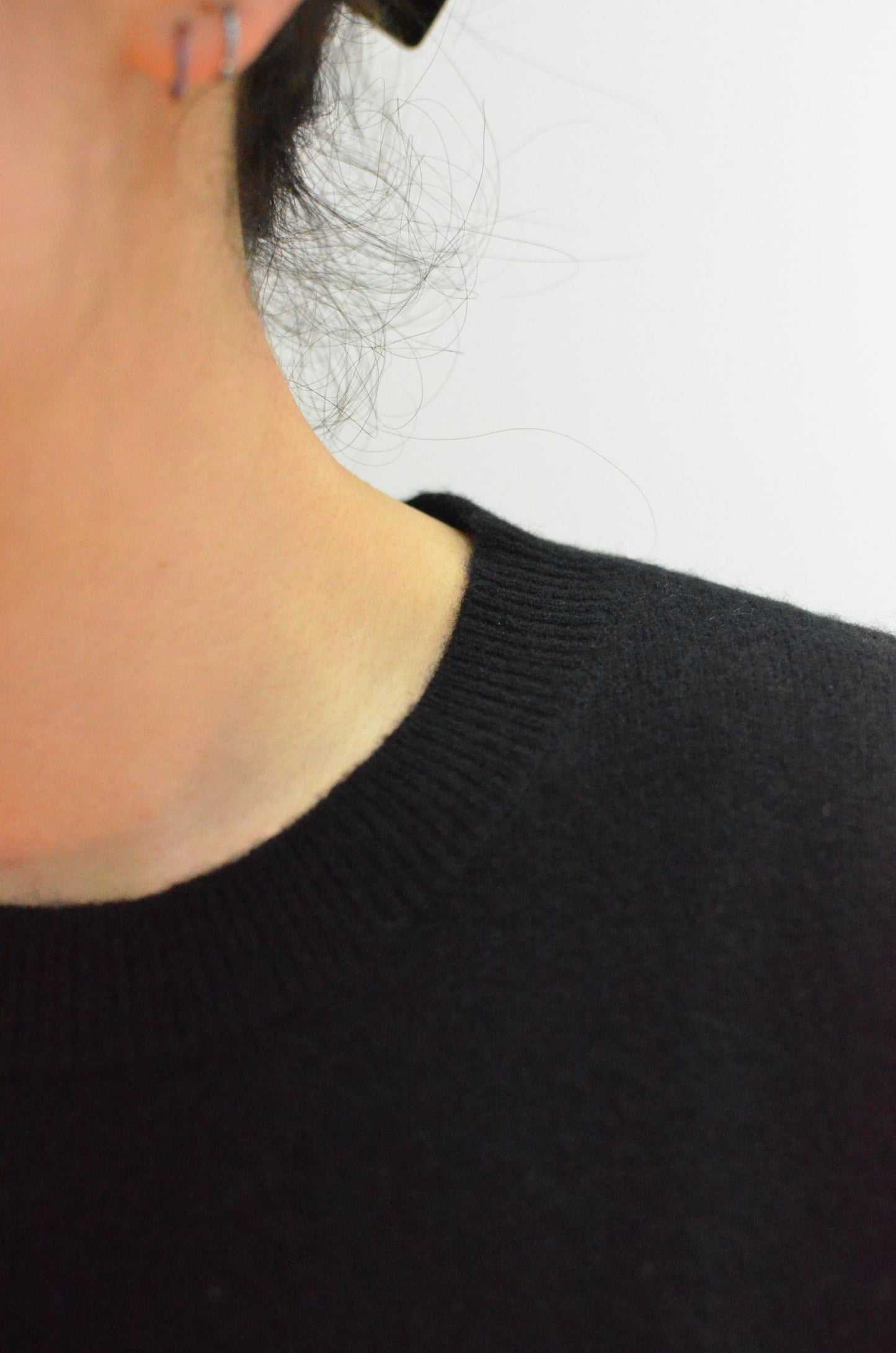 100% Cashmere Short-Sleeve Sweater crew neck