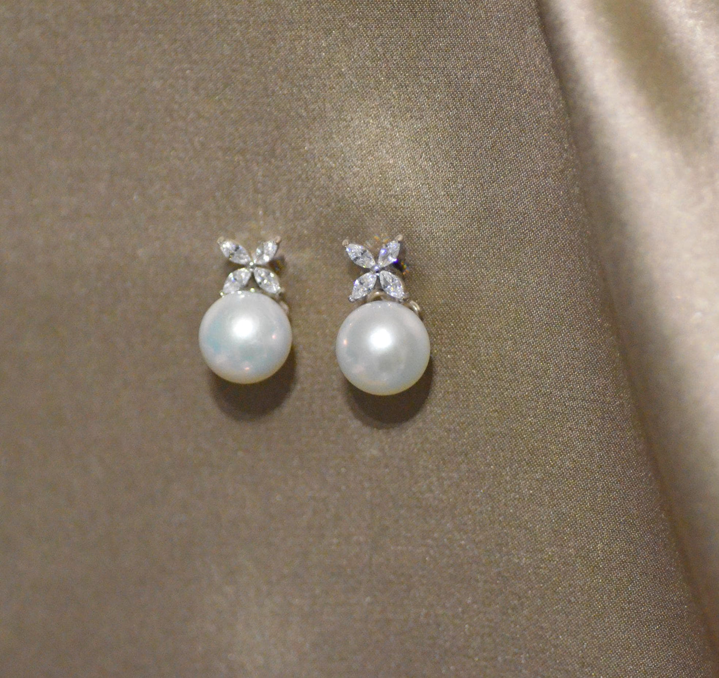 Four leave sharp Floral CZ & Freshwater Pearl Earrings