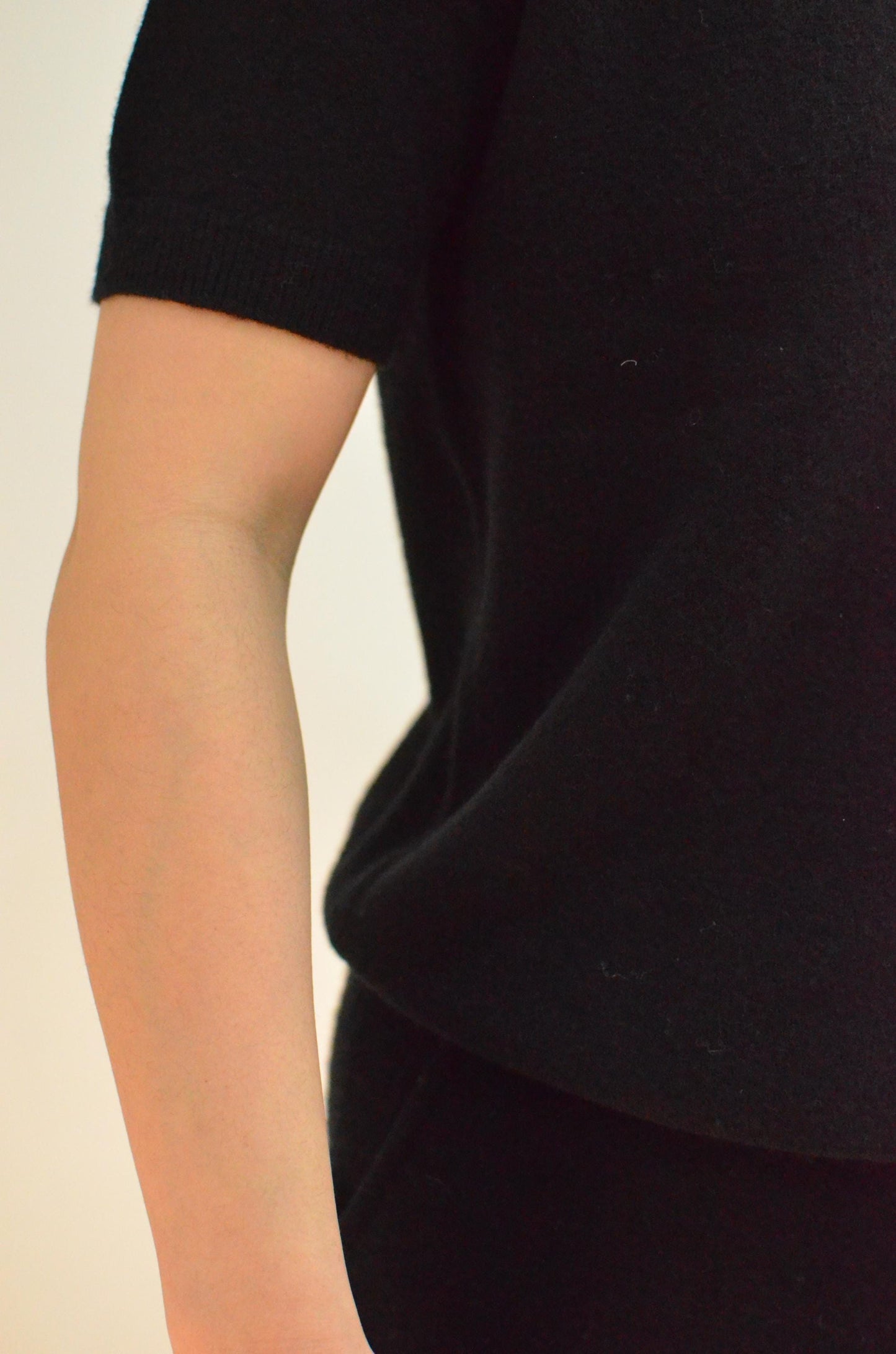 100% Cashmere Short-Sleeve Sweater crew neck