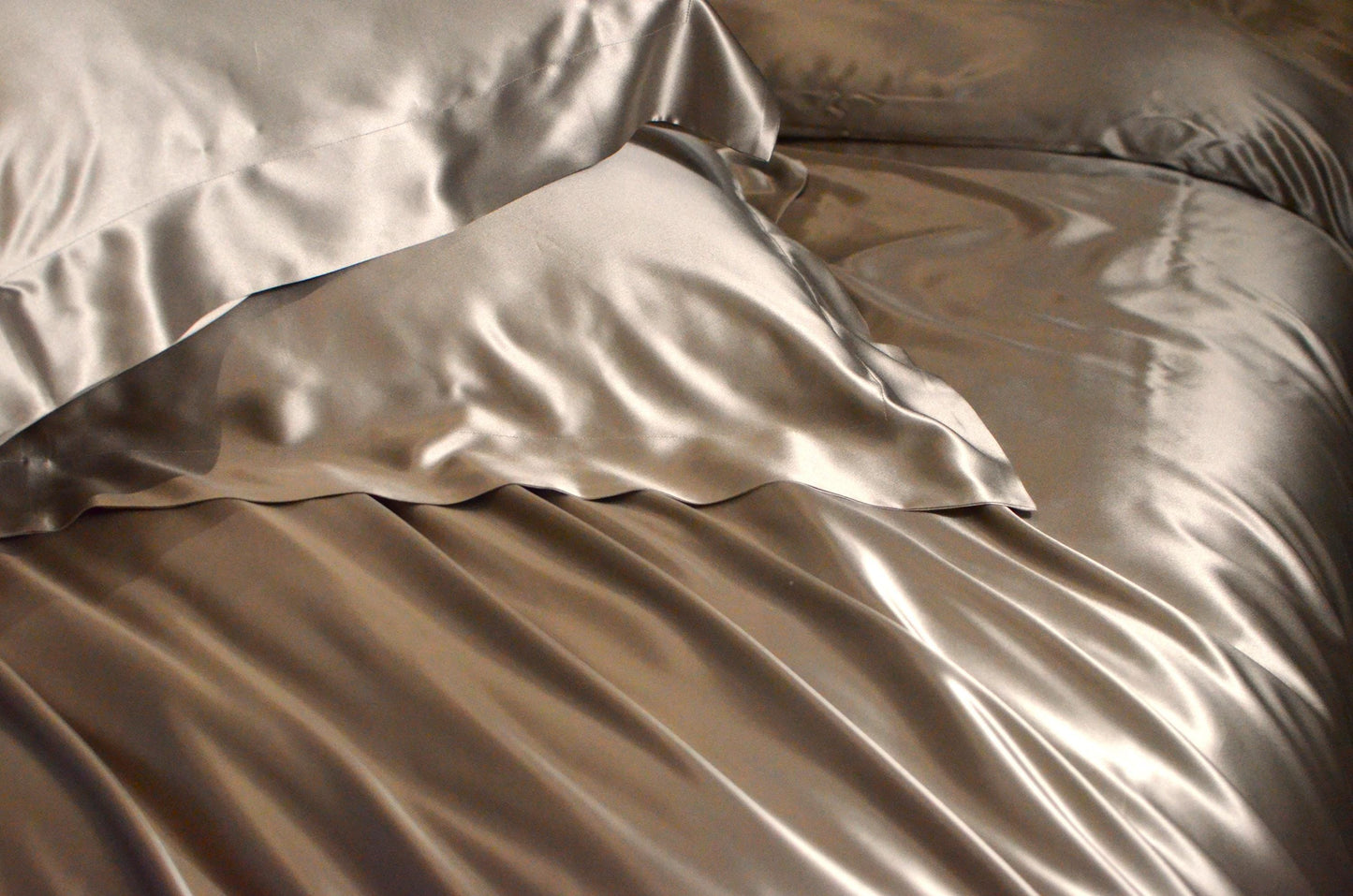 30 Momme Mulberry Silk Duvet Cover and 2pcs pillowcases Set: Luxury Bedding, Custom Sizes