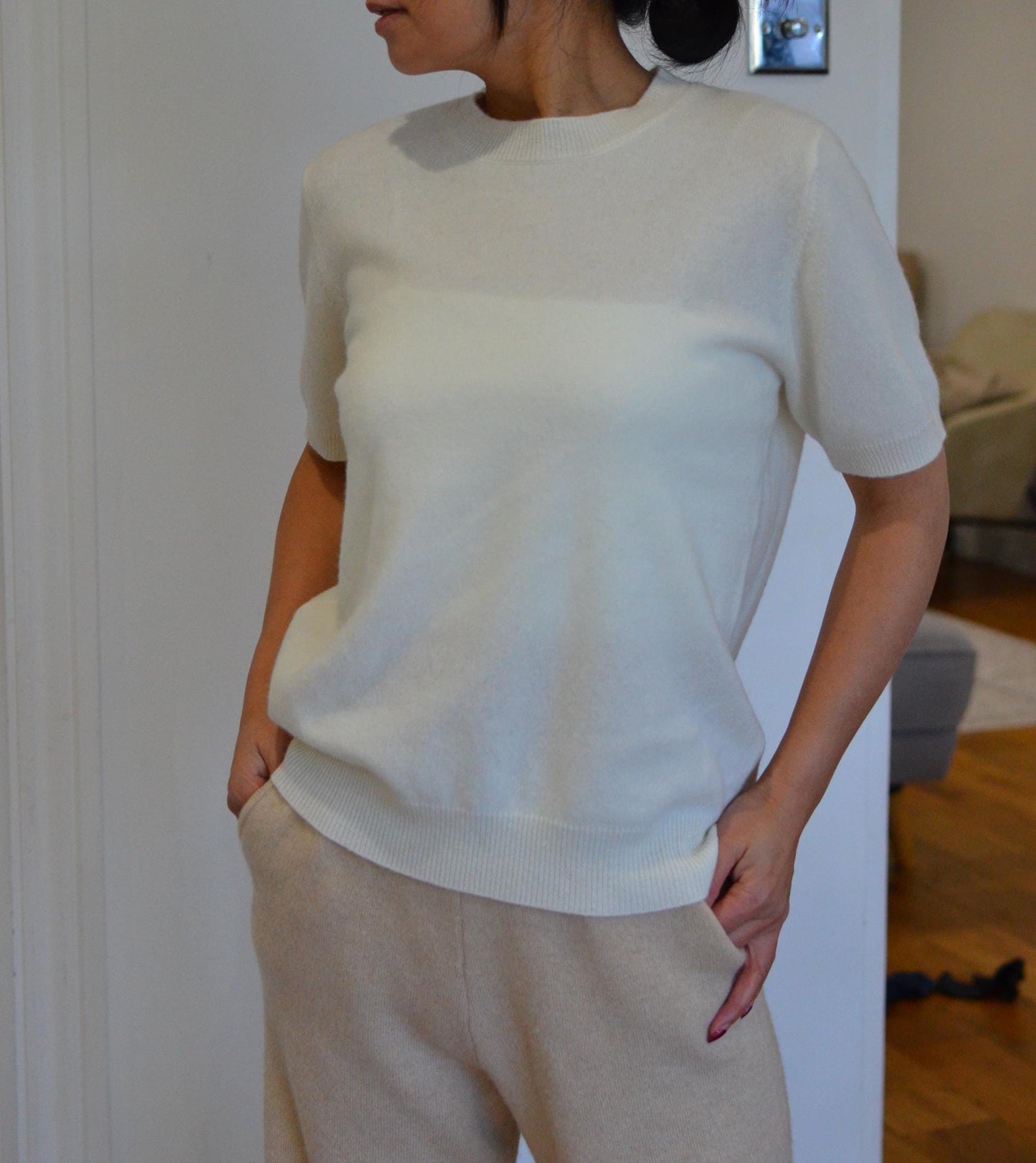 100% Cashmere Short-Sleeve Sweater crew neck