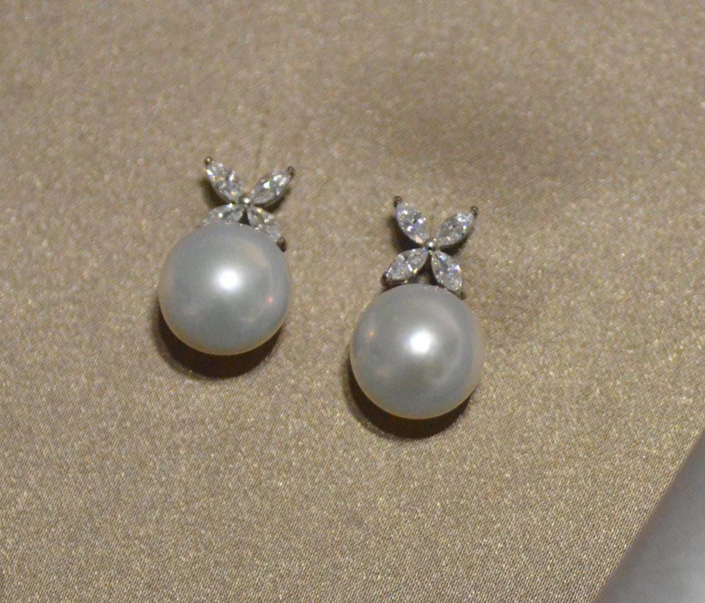 Four leave sharp Floral CZ & Freshwater Pearl Earrings
