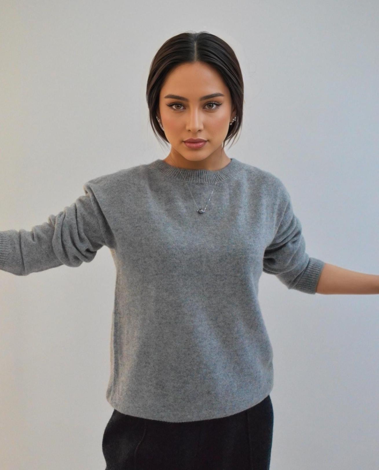 Lightweight Cashmere & Wool Blend high Crewneck Sweater, Timeless Elegance and Cozy Comfort