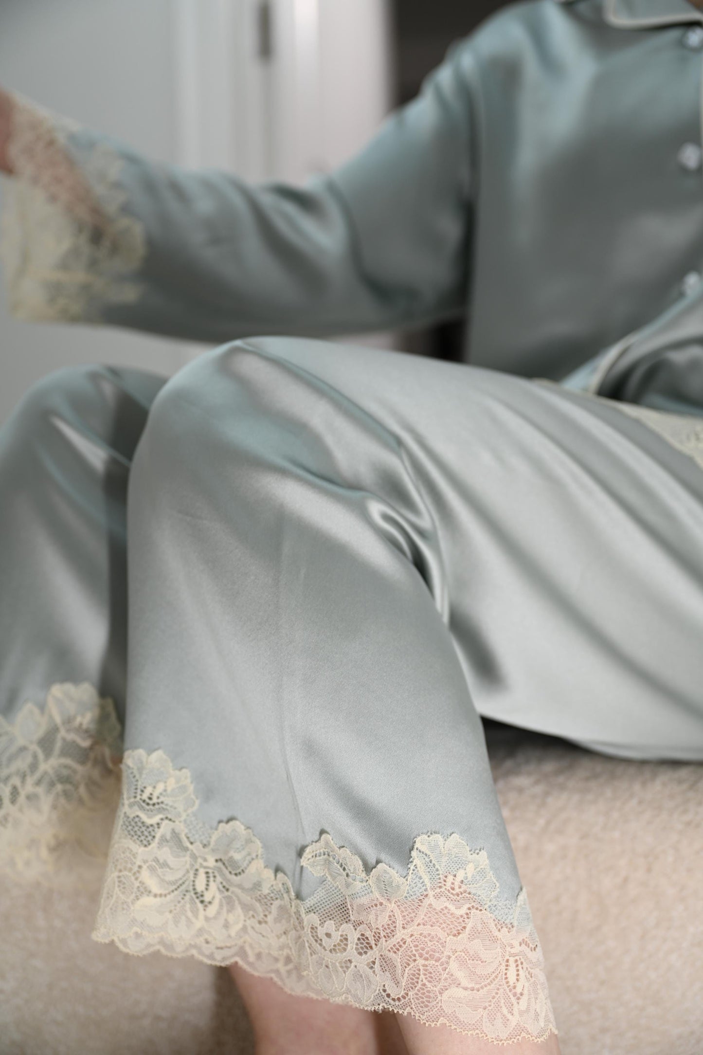 Mulberry Silk Pajama Set with Lace: 6A Grade Silk, Three-Quarter Sleeves