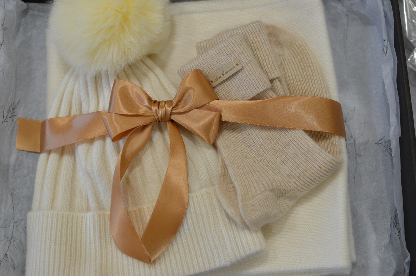 Christmas gift box Cashmere Gift Set: Scarf, Beanie, Socks