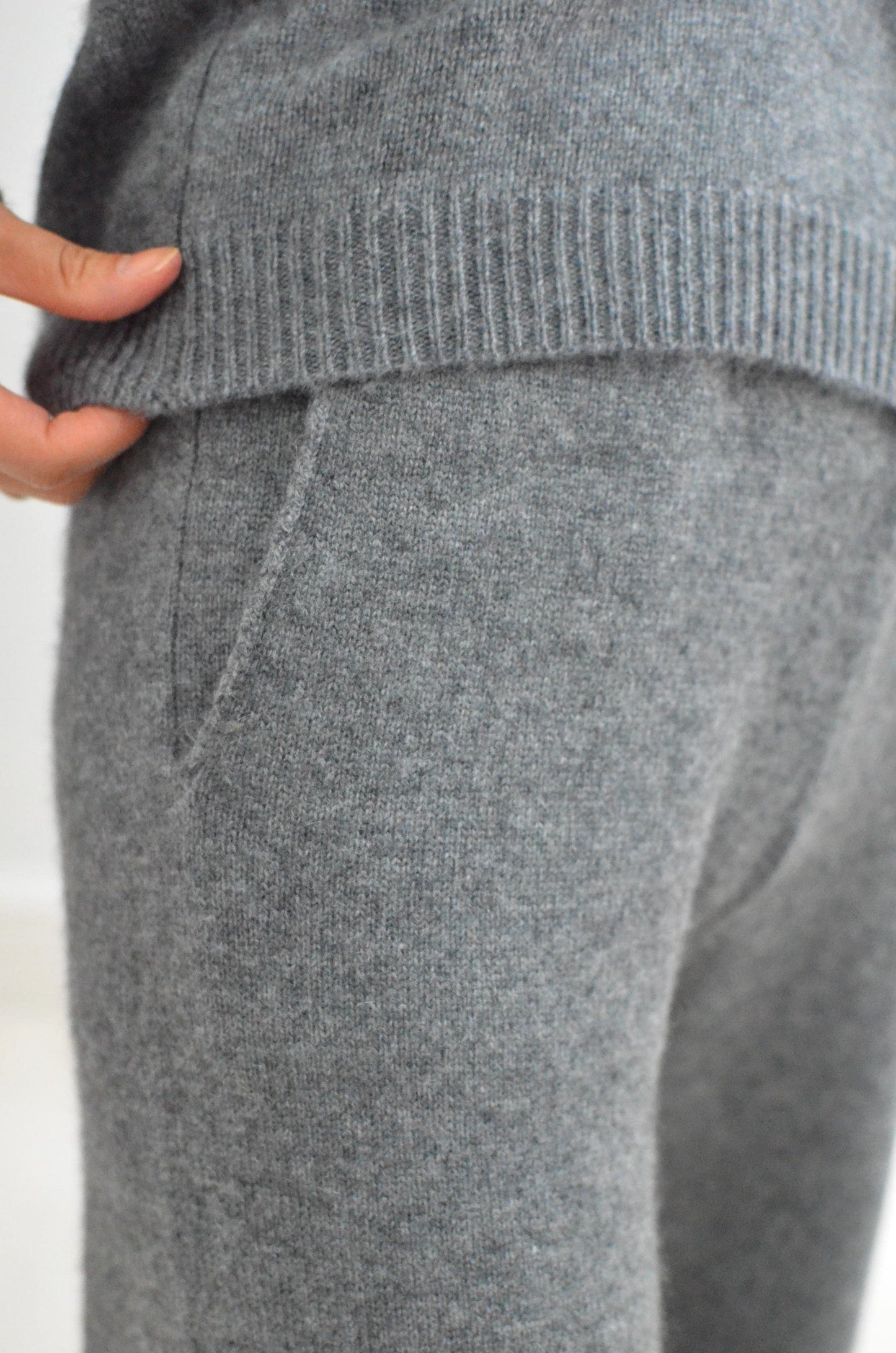 Cashmere and wool blend Sweater and Trousers Set: Women's Loungewear