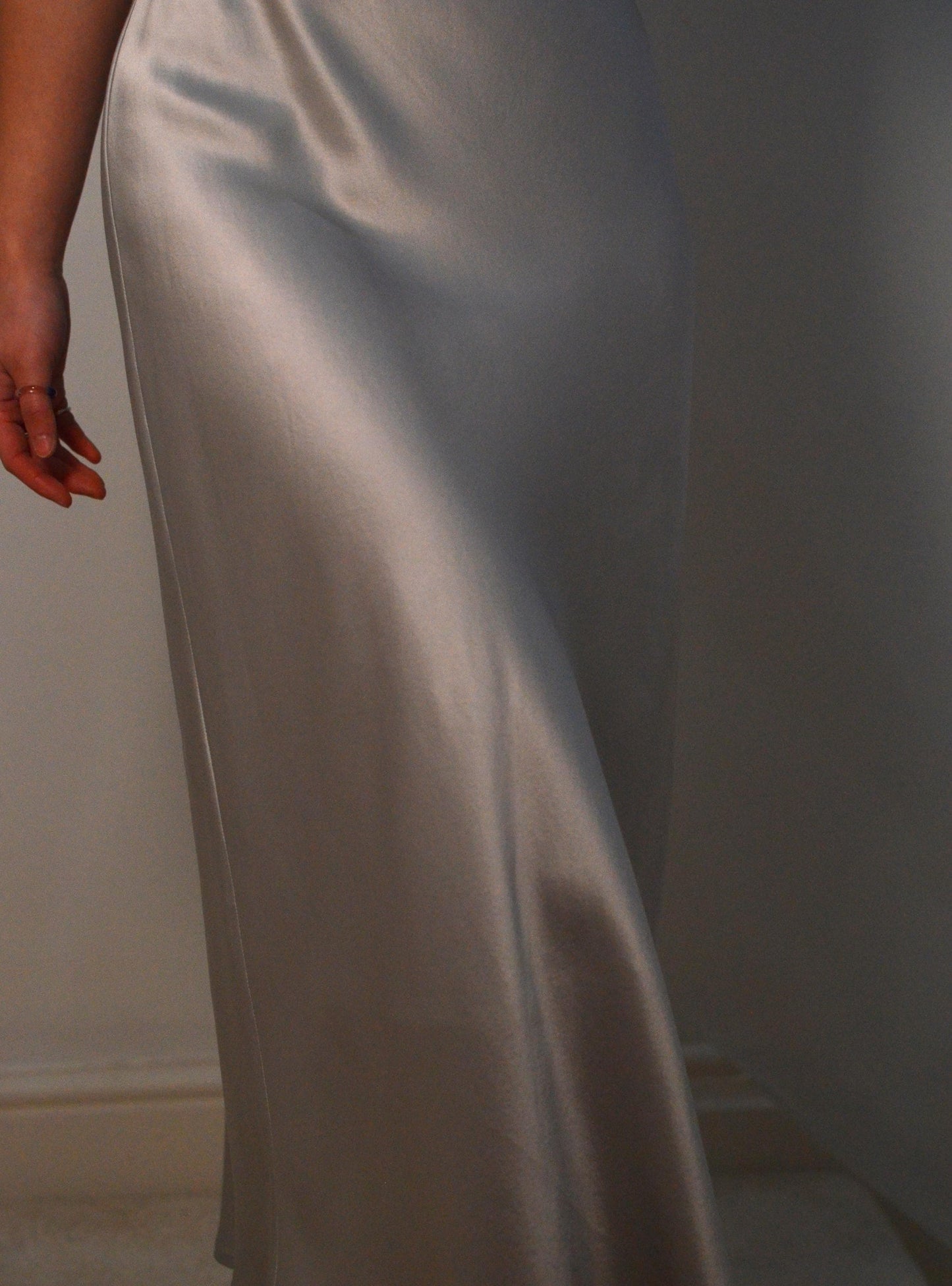 22 Momme Mulberry Silk Midi Skirt - High Waist 6A Grade
