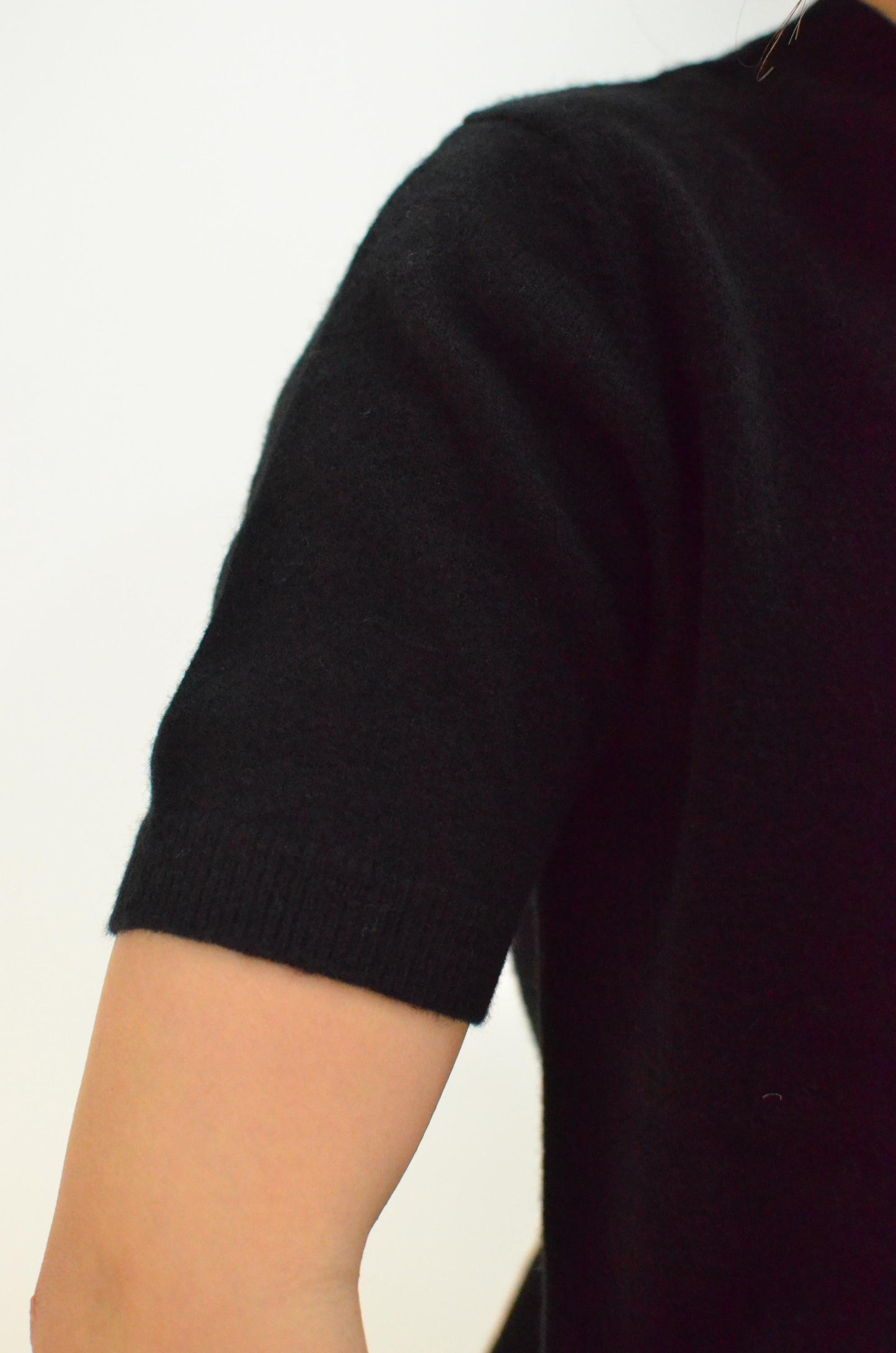 100% Cashmere Short-Sleeve Sweater crew neck