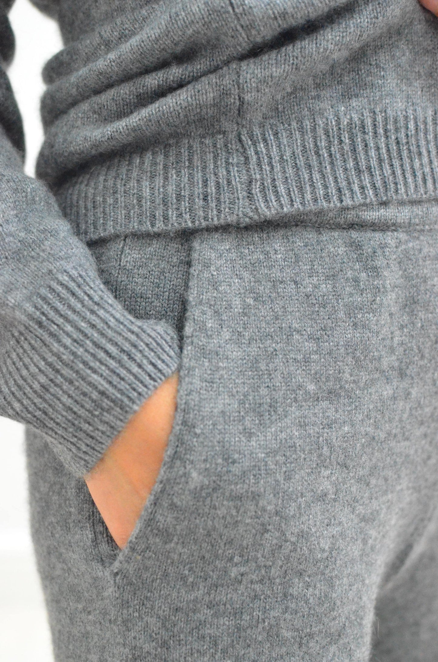 Cashmere and wool blend Sweater and Trousers Set: Women's Loungewear