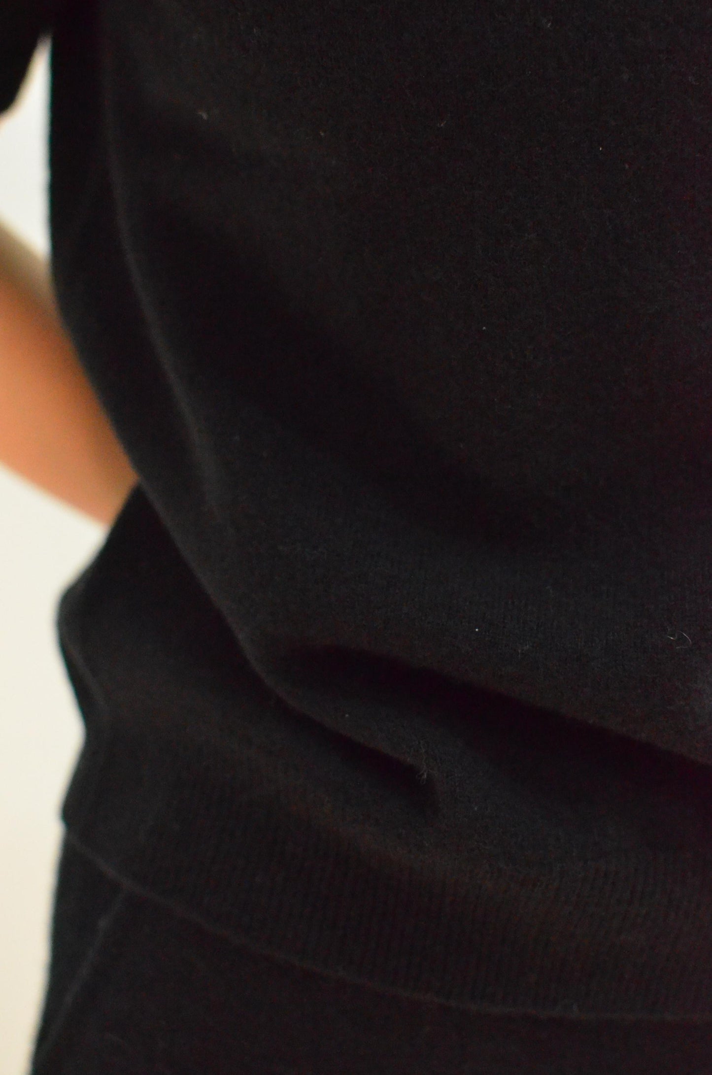 100% Cashmere Short-Sleeve Sweater crew neck
