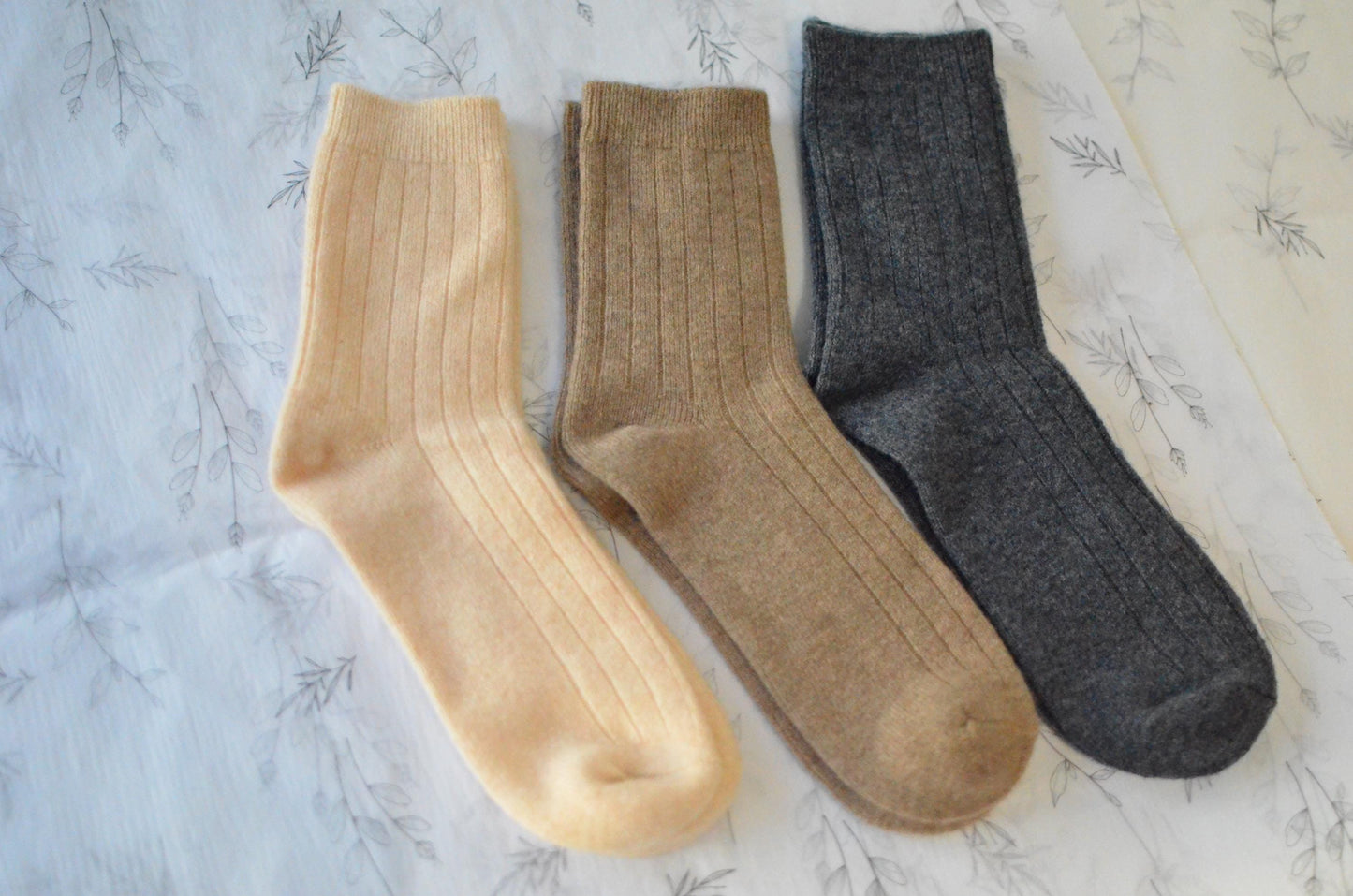 Christmas gift box Cashmere Socks Set, Extra Soft Bedding Socks for Women and Men