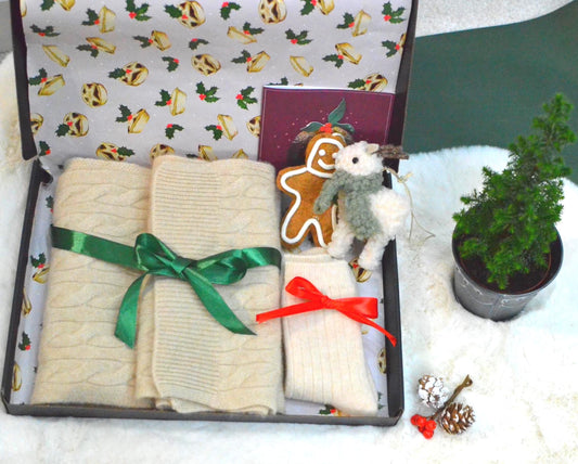 Christmas Gift Box – 100% Cashmere Socks & Cable Knit Scarf Set
