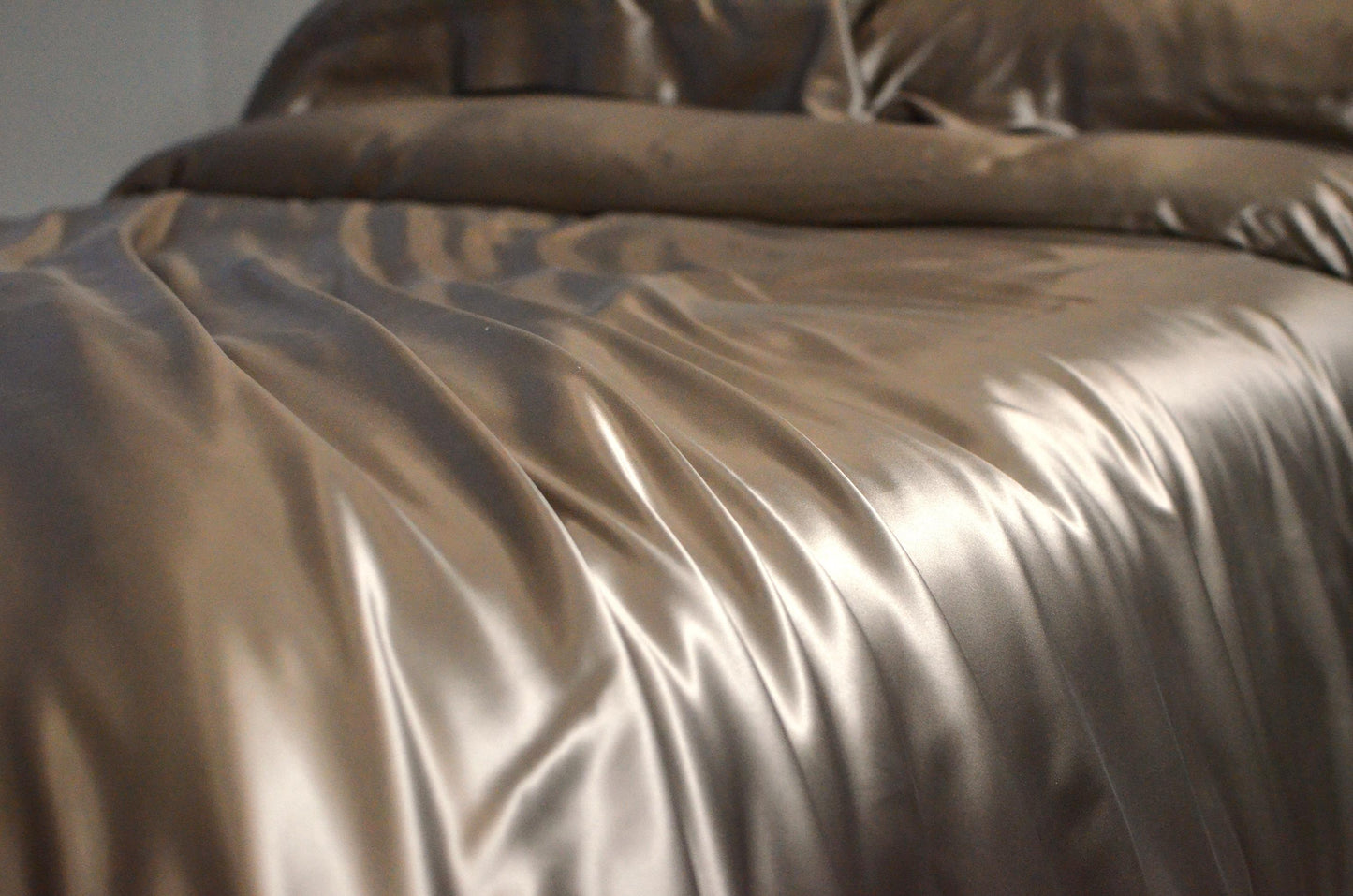 30 Momme Mulberry Silk Duvet Cover and 2pcs pillowcases Set: Luxury Bedding, Custom Sizes