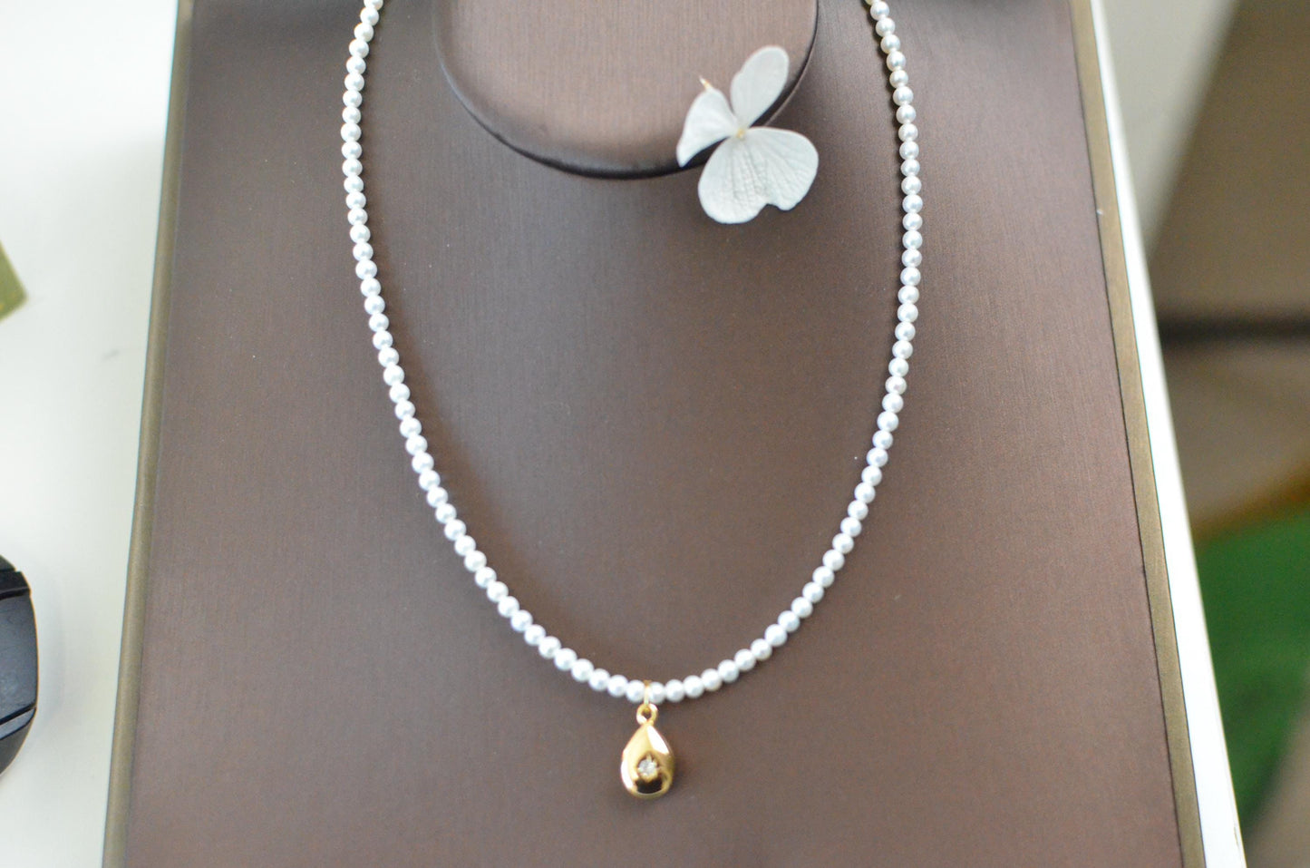 Classic 3mm freshwater Pearl Necklac with 925 Silver Gold-Plated Heart Charm