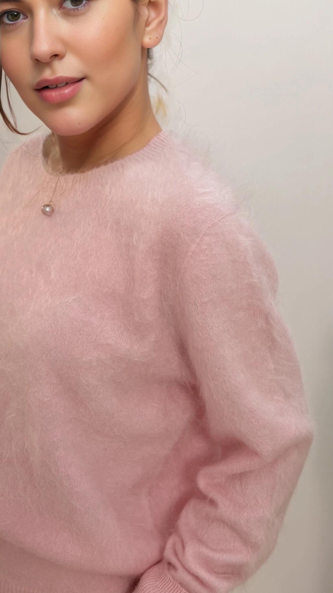 100% Brushed Cashmere Turtle Crewneck Sweater Pink