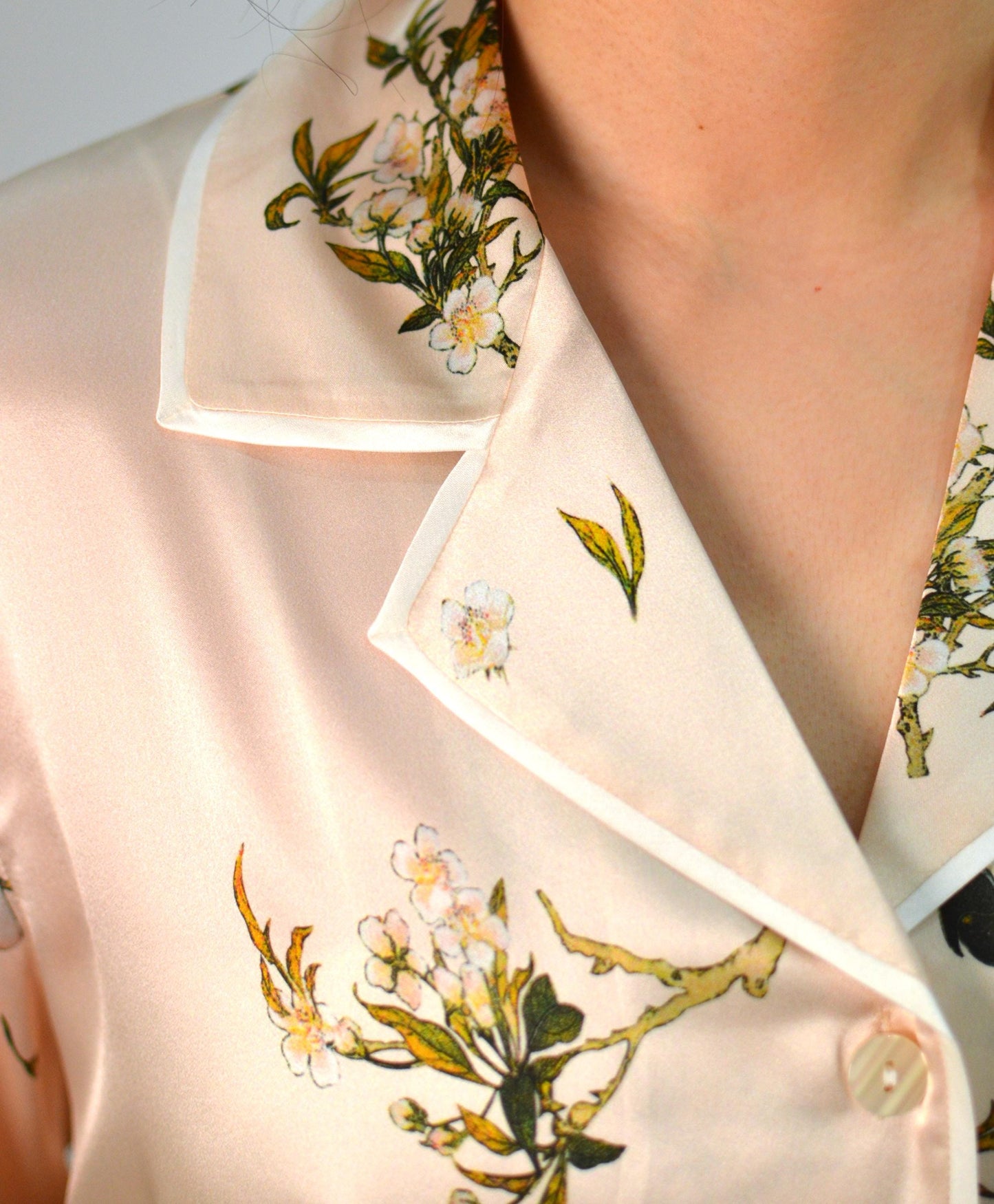 19momme  6A Grade Finest Mulberry silk Pyjamas Two piece Set. Floral design