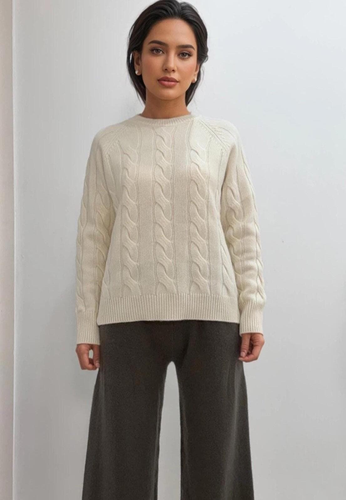 100% Pure Cashmere Cable-Knit Sweater – Dark brown/ Timeless Elegance and Cozy Comfort
