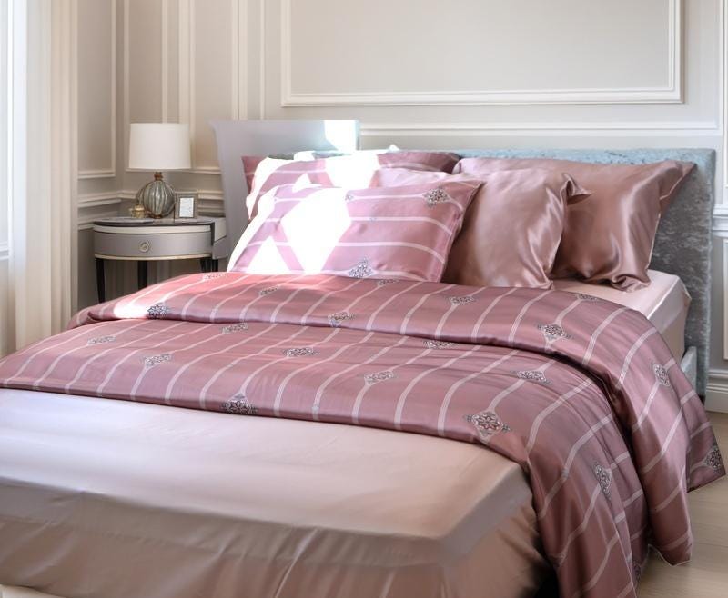 Floral Mulberry Silk Bedding Set: 25 Momme Duvet Cover & Pillowcases