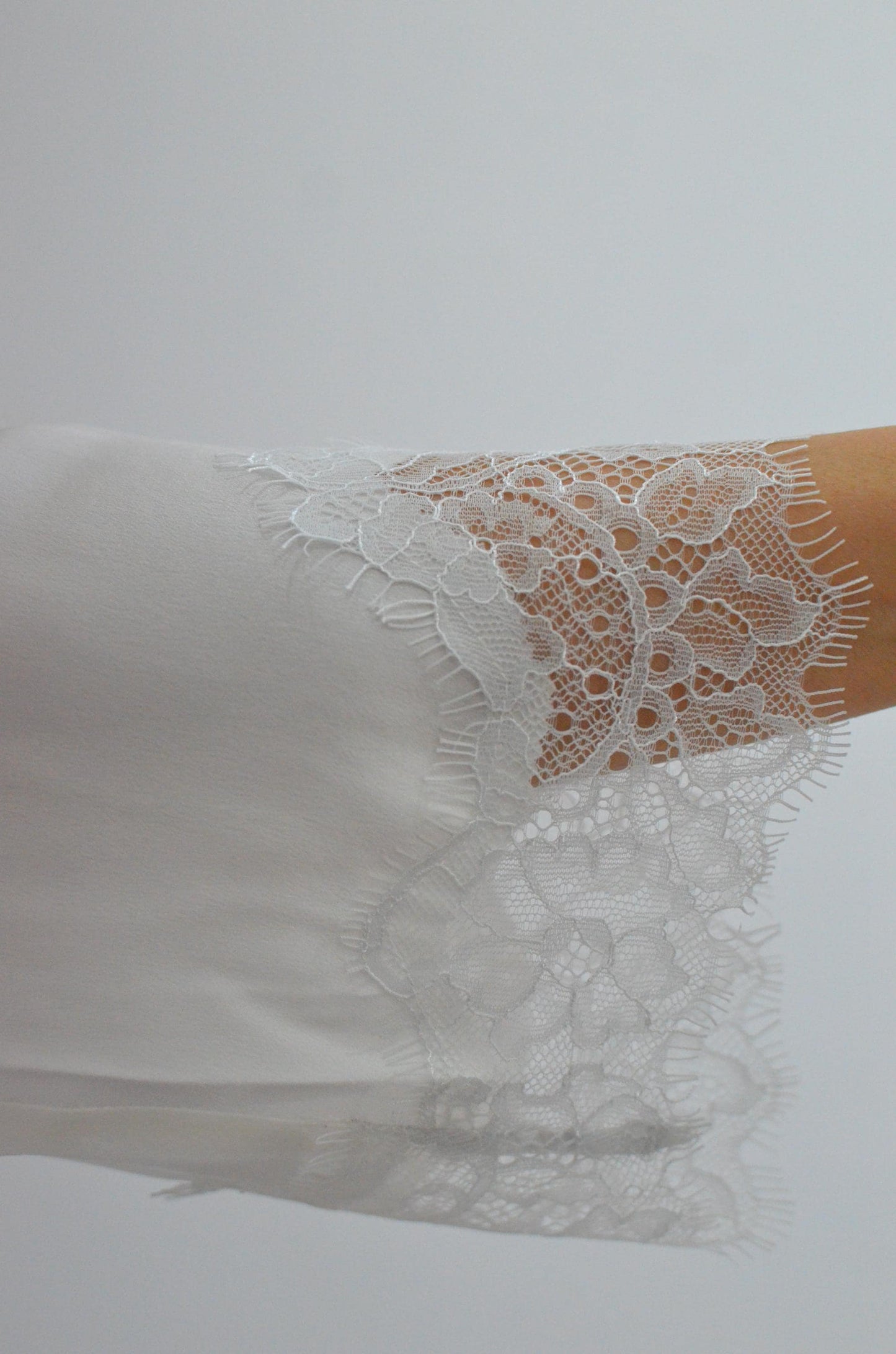 19 Momme Mulberry Silk Pajama Set: White Lace Trim Sleepwear 3/4 sleeves