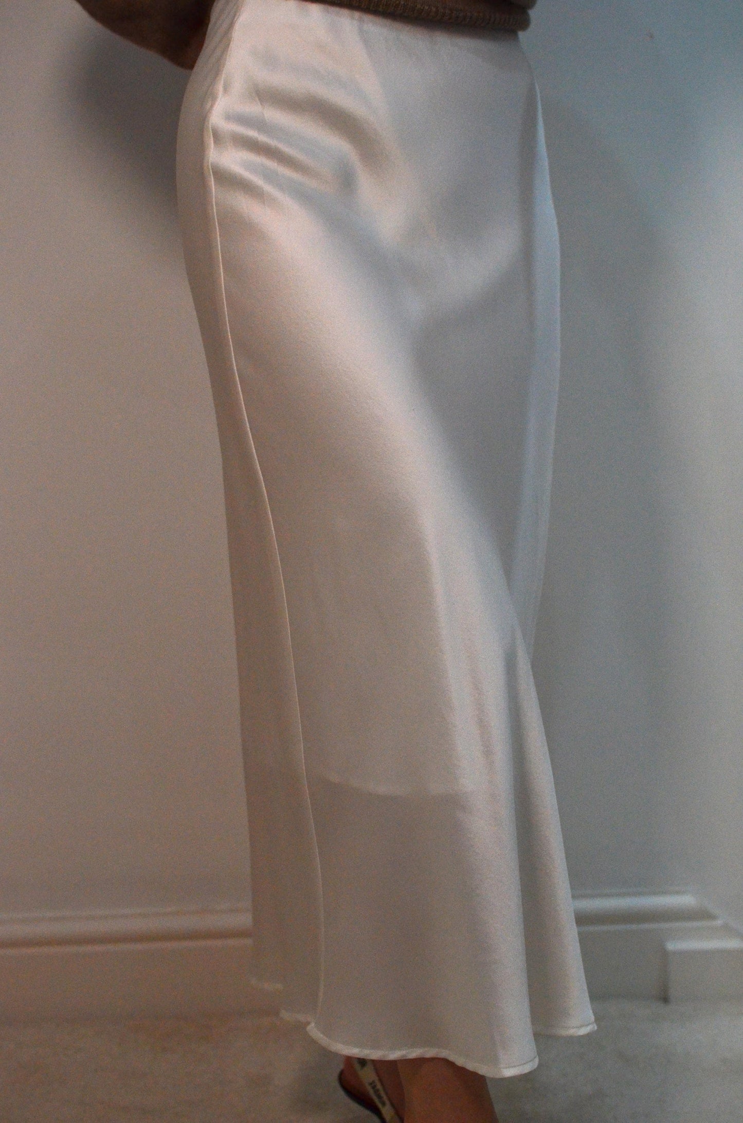 22 Momme Mulberry Silk Midi Skirt - High Waist 6A Grade