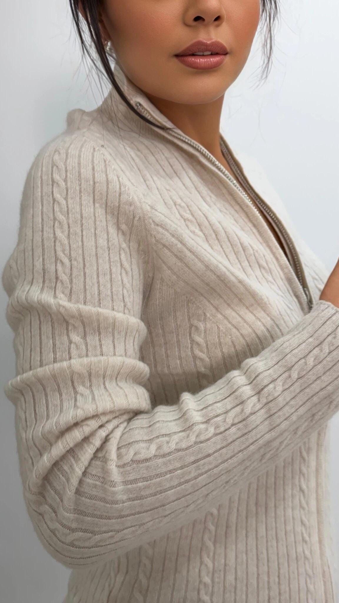 Women’s Pure Cashmere Cable Knit Zip Sweater – slim fit