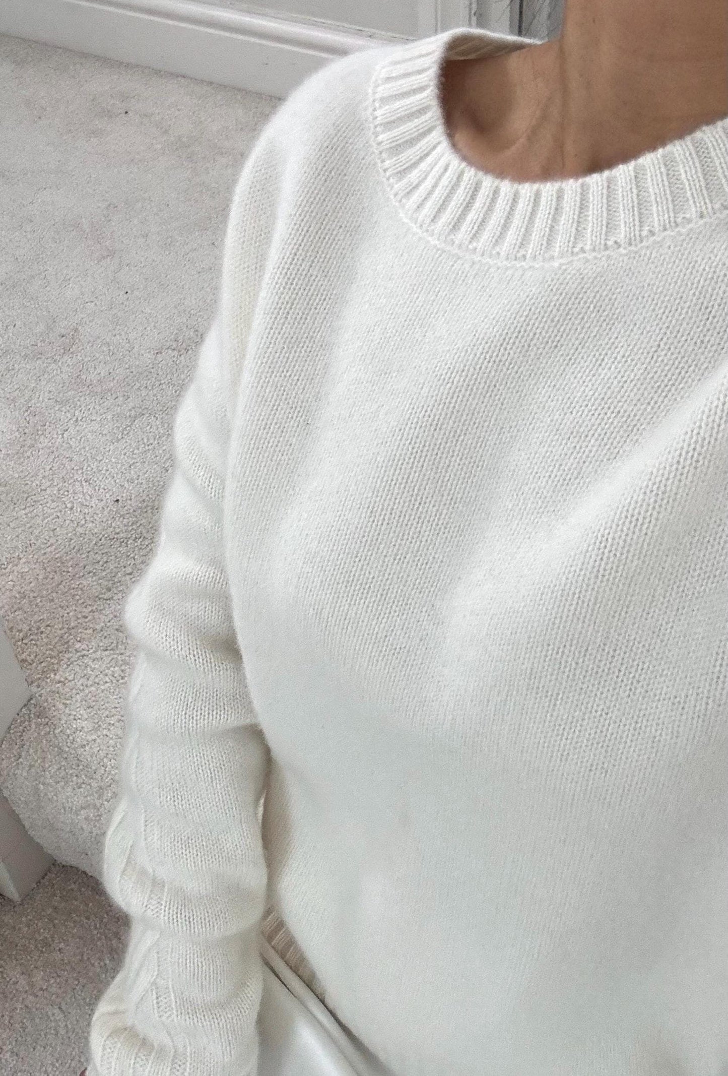 100% Pure Cashmere Crewneck Sweater – Ivory Timeless Elegance and Cozy Comfort