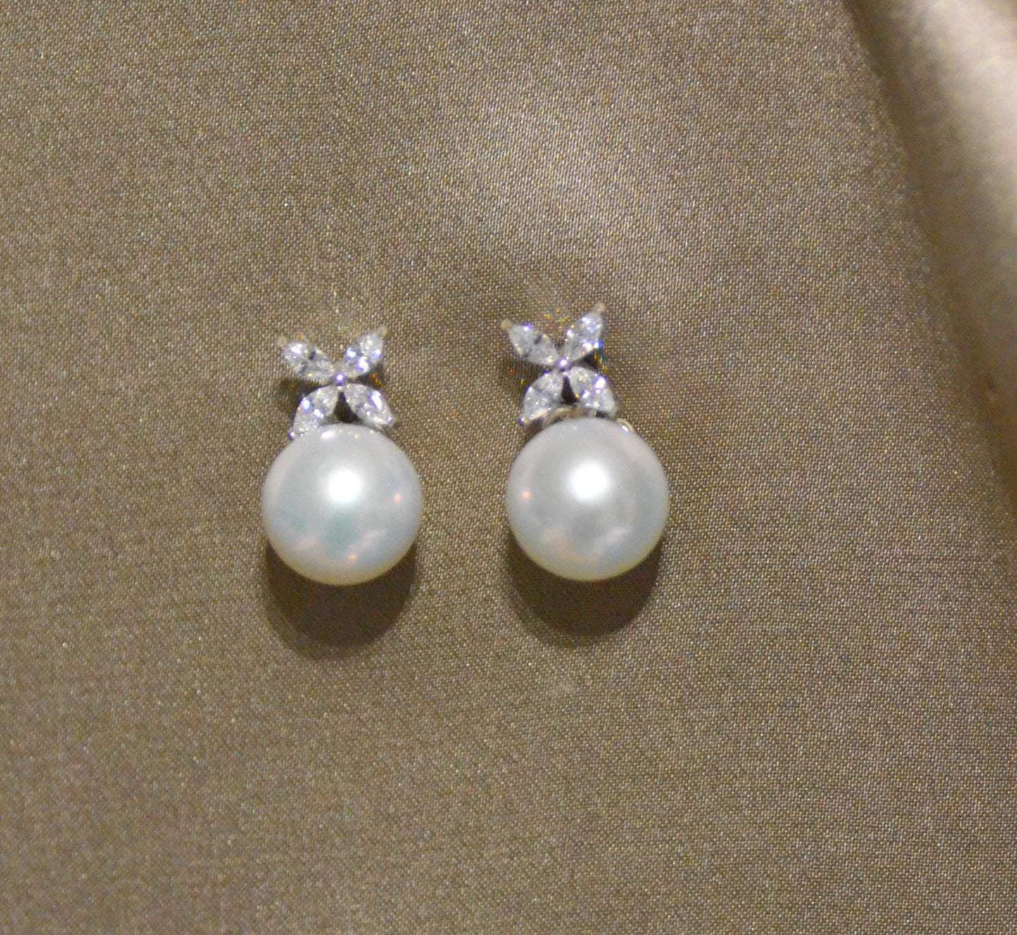 Four leave sharp Floral CZ & Freshwater Pearl Earrings