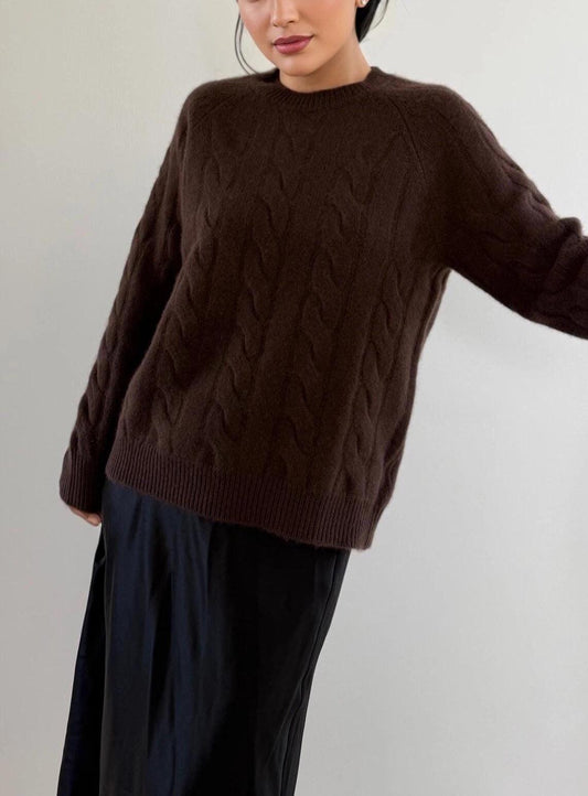 100% Pure Cashmere Cable-Knit Sweater – Dark brown/ Timeless Elegance and Cozy Comfort